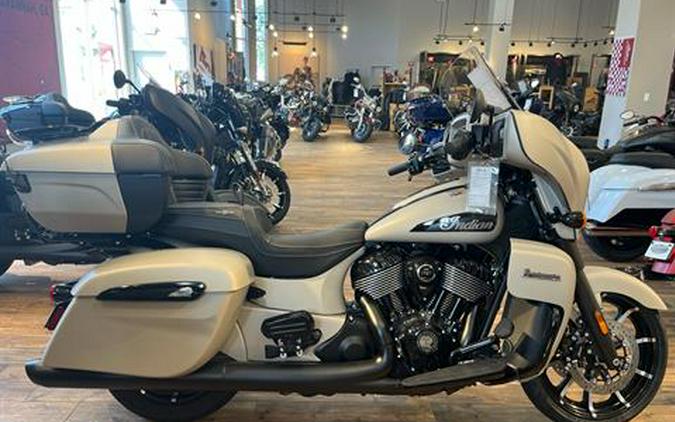 2023 Indian Motorcycle Roadmaster® Dark Horse®