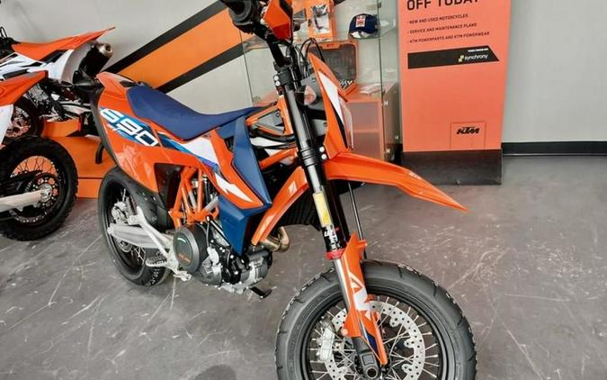 2024 KTM 690 SMC R