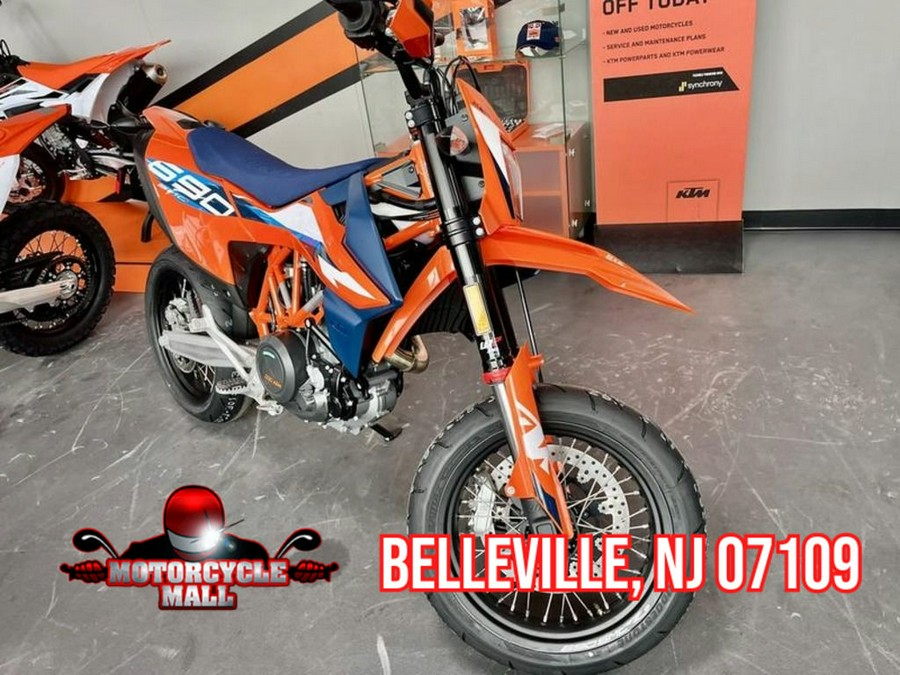 2024 KTM 690 SMC R