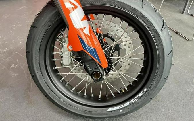 2024 KTM 690 SMC R