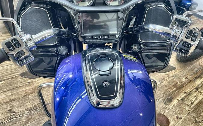 2022 Indian Motorcycle® Challenger® Limited Spirit Blue Metallic/Black Metallic