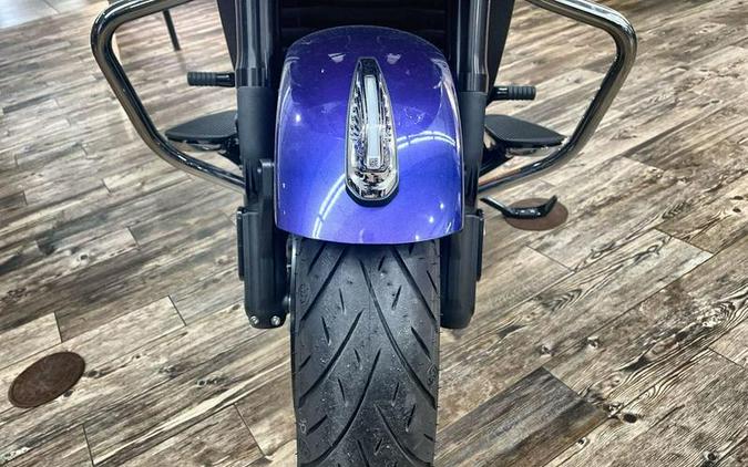 2022 Indian Motorcycle® Challenger® Limited Spirit Blue Metallic/Black Metallic