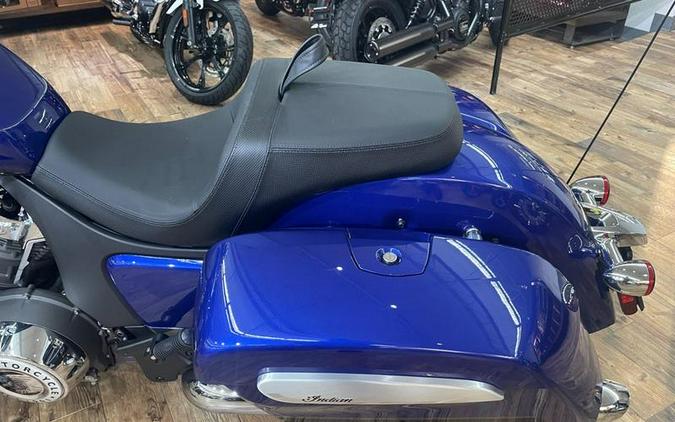 2022 Indian Motorcycle® Challenger® Limited Spirit Blue Metallic/Black Metallic