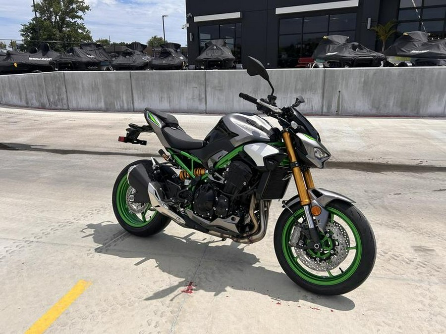 2025 Kawasaki Z900 SE ABS