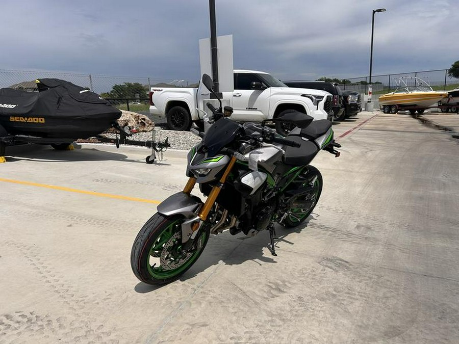 2025 Kawasaki Z900 SE ABS