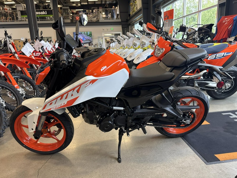2024 KTM 250 DUKE