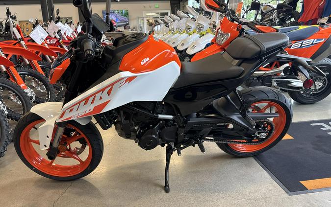 2024 KTM 250 DUKE