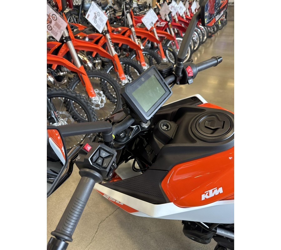2024 KTM 250 DUKE