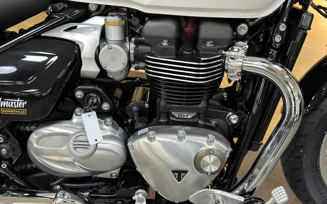 2026 Triumph Bonneville Speedmaster Carnival red