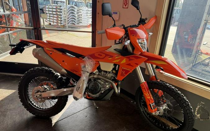 2025 KTM 500 EXC-F Six Days
