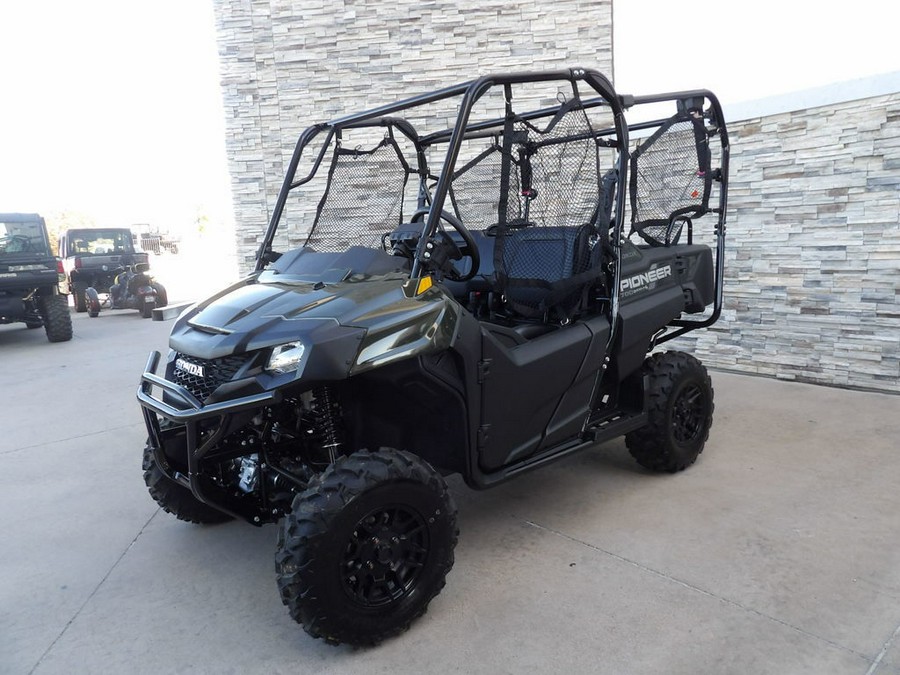 2026 Honda® SXS700M4DT