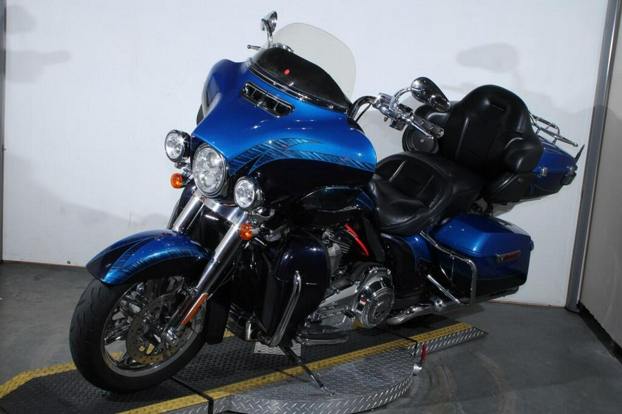 Used 2014 Harley-Davidson CVO Electra Glide Ultra Limited FLHTKSE Motorcycle For Sale In Miami, Florida