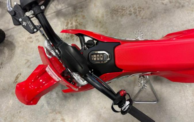 2027 GASGAS MC-E 5