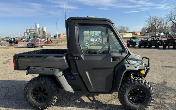 2022 Can-Am® Defender Limited HD10