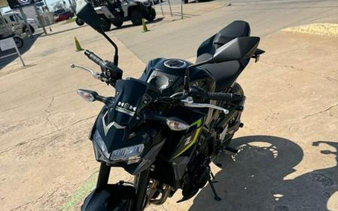 2024 Kawasaki Z900 ABS Metallic Spark Black/Metallic Matte Dark Gray