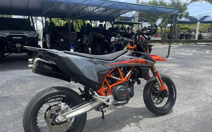 2022 KTM 690 SMC R