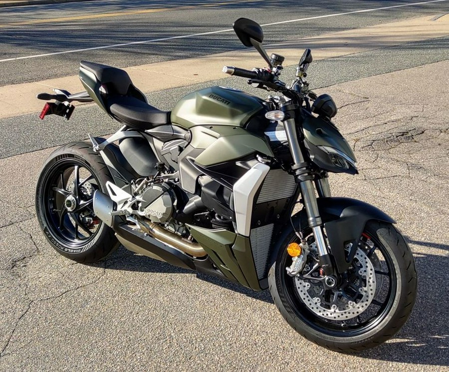 2024 Ducati Streetfighter V2 Storm Green