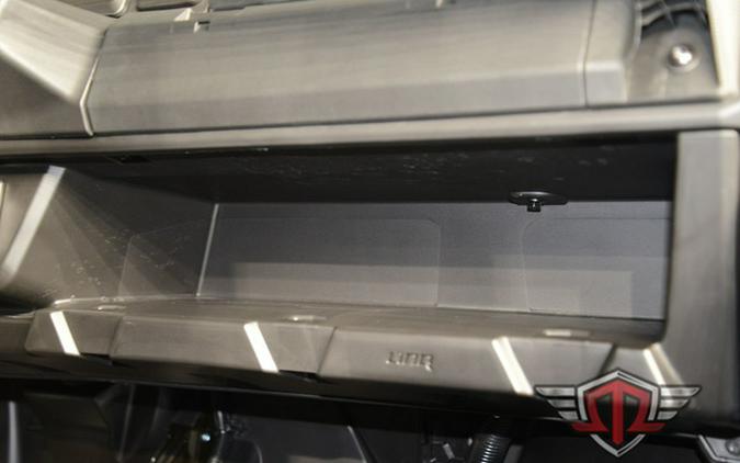 2026 Can-Am Defender MAX X Mr HD11 With Half-Doors