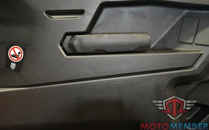 2026 Can-Am Defender MAX X Mr HD11 With Half-Doors