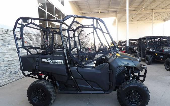 2026 Honda® SXS700M4DT