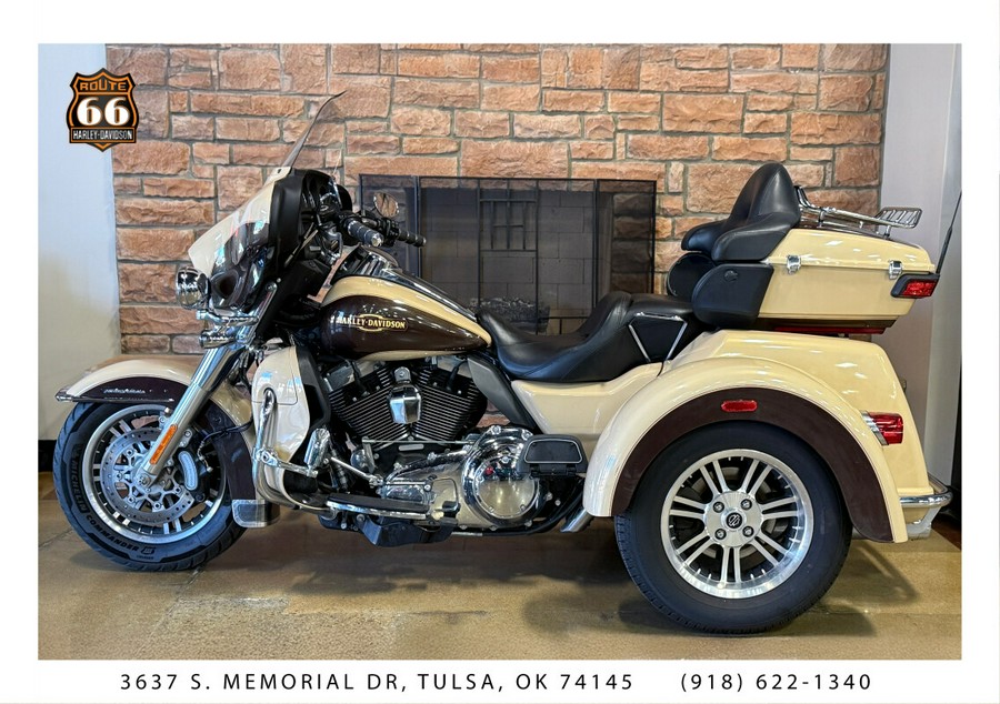 2014 Harley-Davidson® Tri Glide® Ultra SAND PRL/C BRWN W/ PINSTRIP