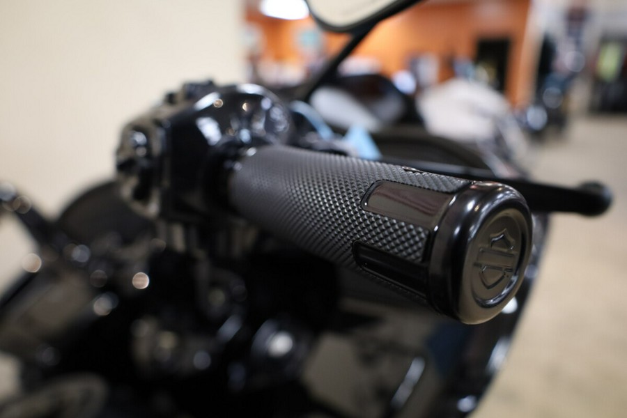 FLTRXSTSE 2024 CVO™ Road Glide® ST