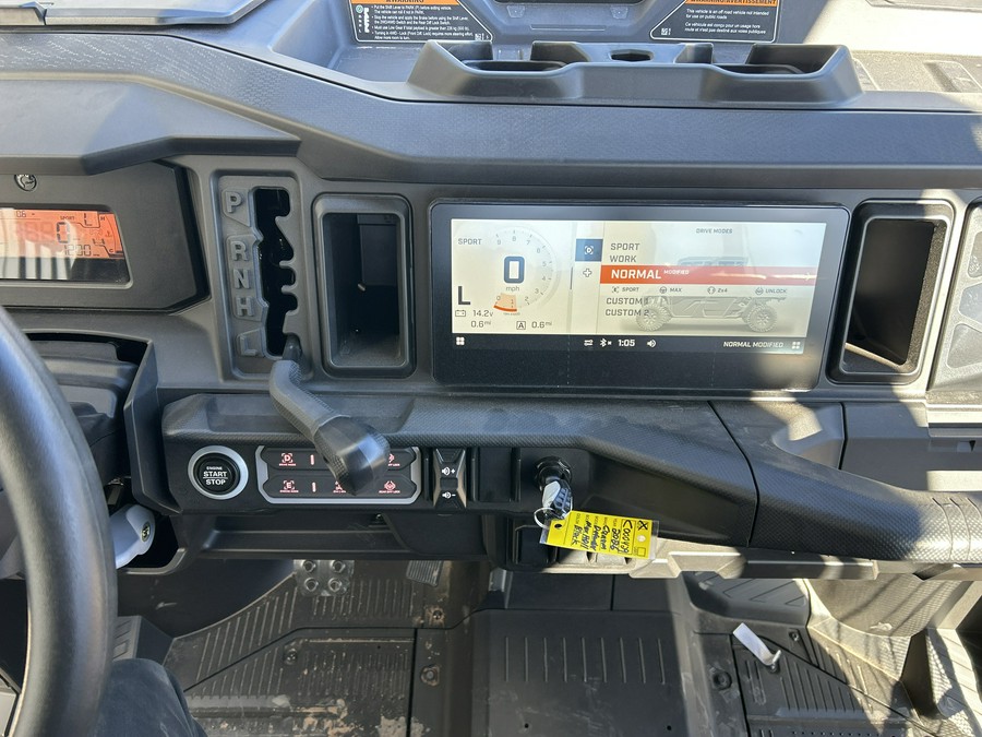 2026 Can-Am Defender MAX Lone Star HD11