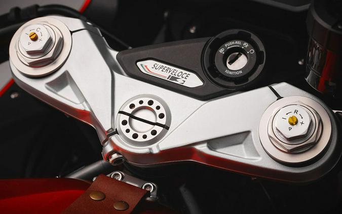 2026 MV Agusta Superveloce S Rosso Fuoco Argento Intenso Satinato