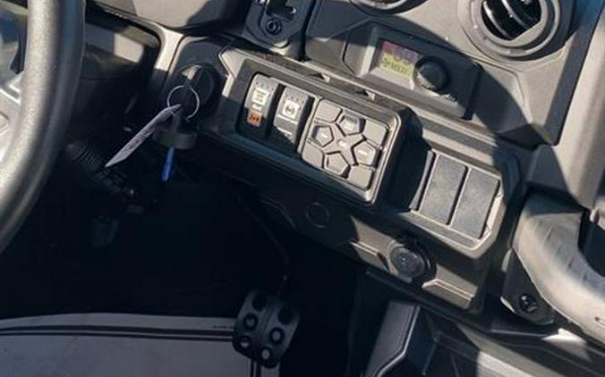 2025 Can-Am Defender MAX Limited