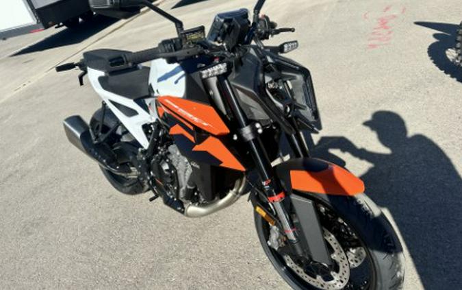 2027 KTM 990 Duke