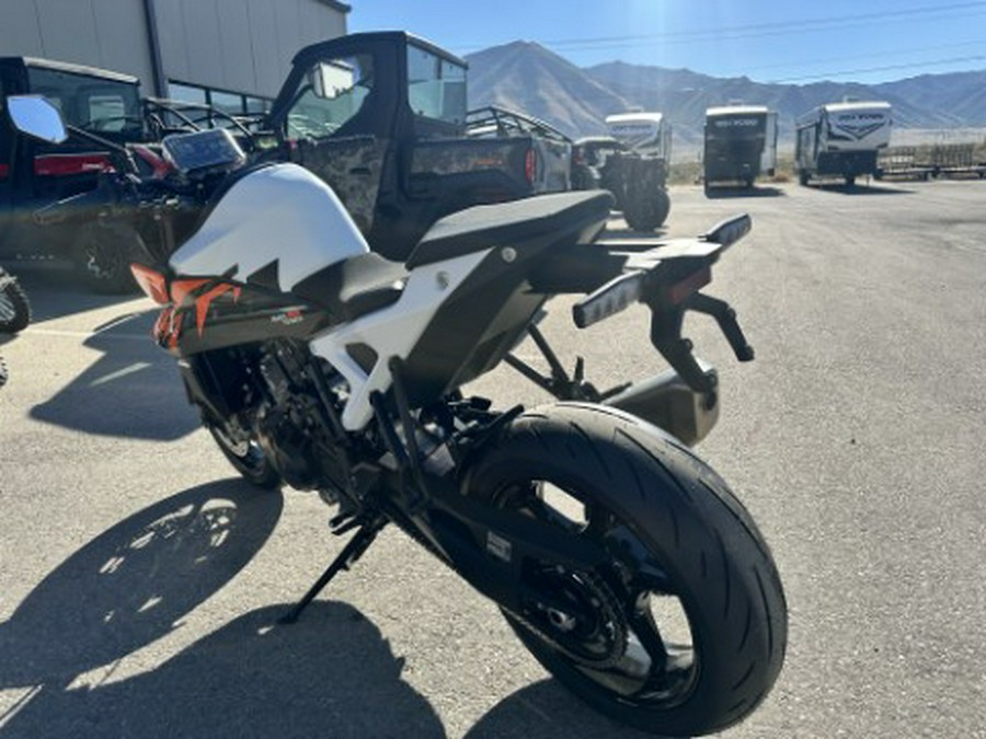 2027 KTM 990 Duke