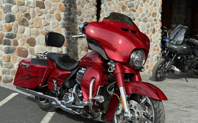 2016 Harley-Davidson FLHXSE - CVO Street Glide