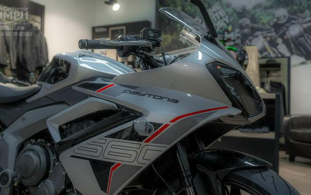 2026 Triumph Daytona 660 Aluminium Silver / Sapphire Black