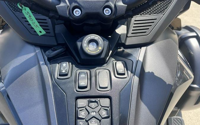 2023 Can-Am Spyder RT Limited Dark Wheels