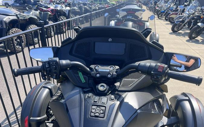 2023 Can-Am Spyder RT Limited Dark Wheels