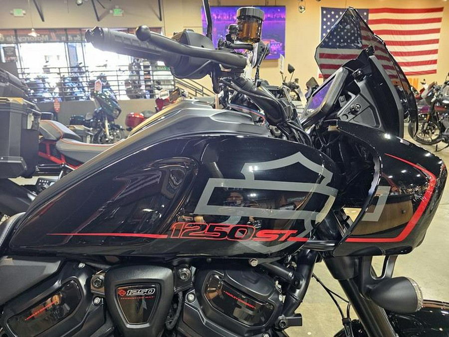 2025 Harley-Davidson® RA1250ST - Pan America® 1250 ST
