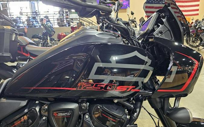 2025 Harley-Davidson® RA1250ST - Pan America® 1250 ST