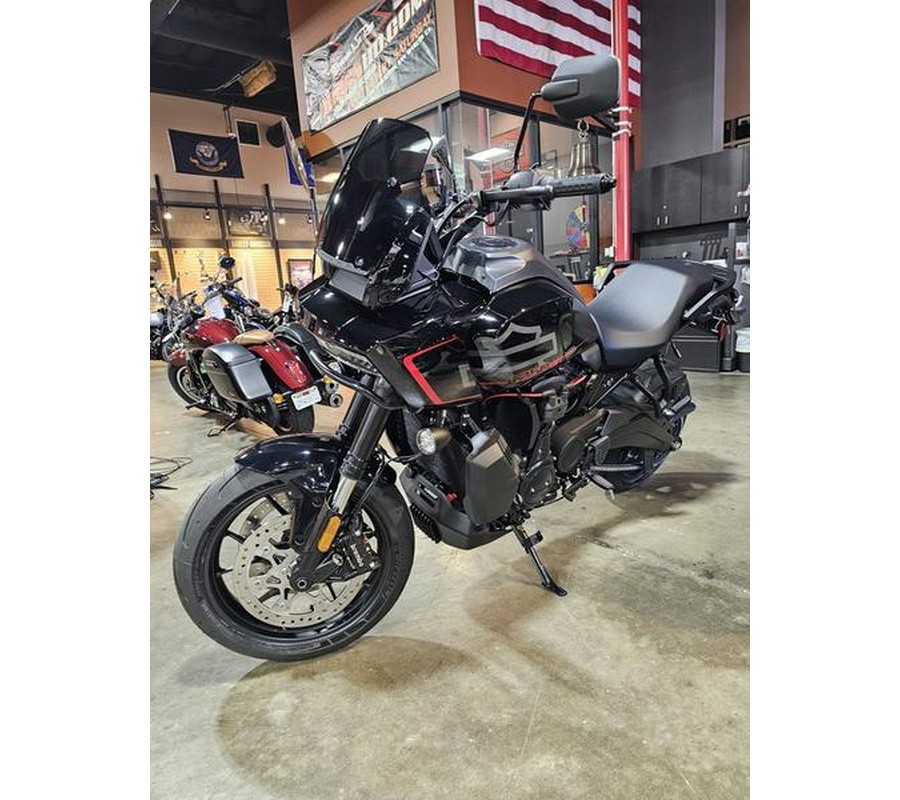 2025 Harley-Davidson® RA1250ST - Pan America® 1250 ST