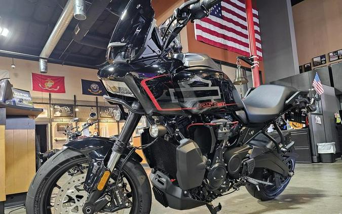 2025 Harley-Davidson® RA1250ST - Pan America® 1250 ST