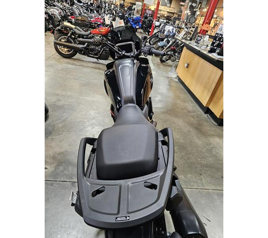 2025 Harley-Davidson® RA1250ST - Pan America® 1250 ST