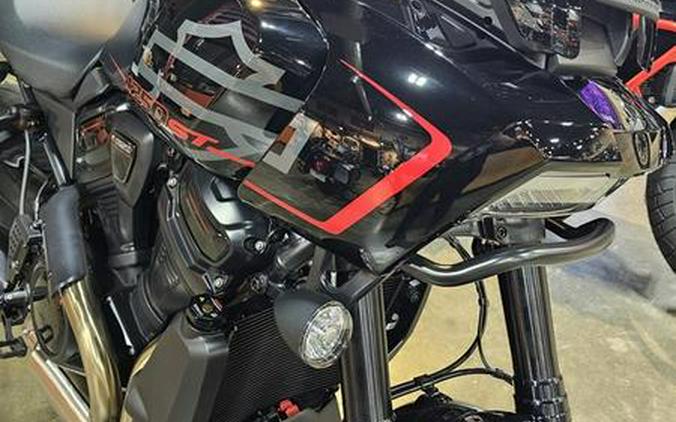 2025 Harley-Davidson® RA1250ST - Pan America® 1250 ST