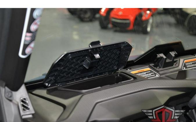 2026 Can-Am Defender MAX XT CAB HD11