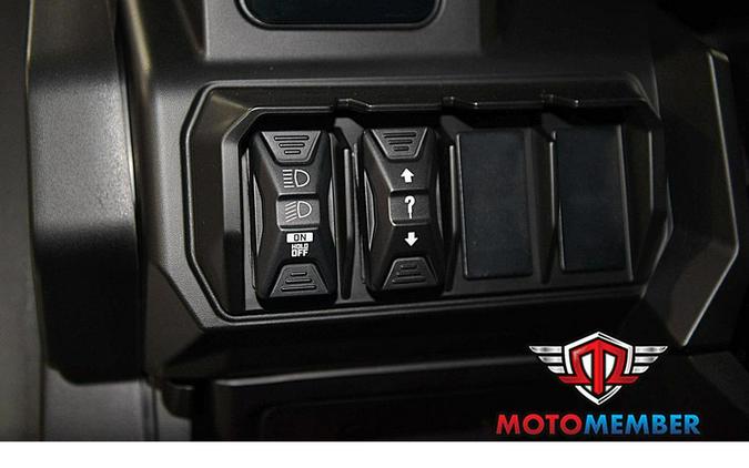 2026 Can-Am Defender MAX XT CAB HD11
