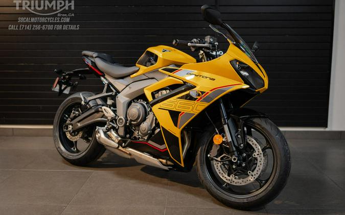 2026 Triumph Daytona 660 Cosmic Yellow / Sapphire Black