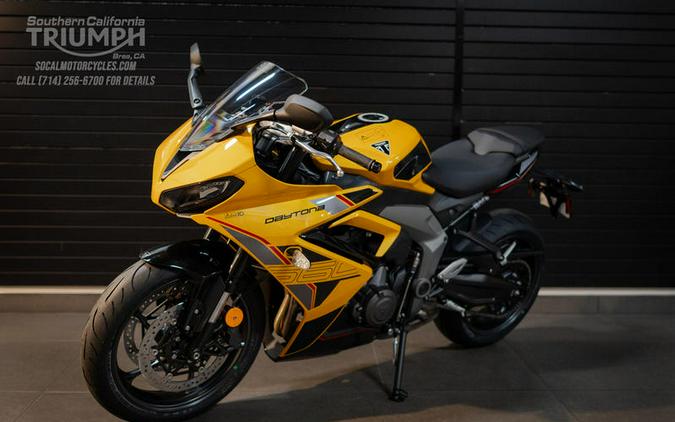 2026 Triumph Daytona 660 Cosmic Yellow / Sapphire Black
