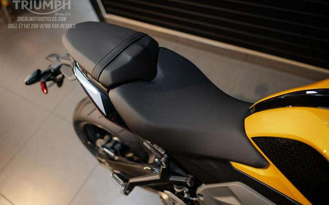 2026 Triumph Daytona 660 Cosmic Yellow / Sapphire Black