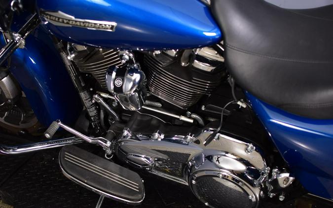 2022 Harley-Davidson Road Glide Reef Blue