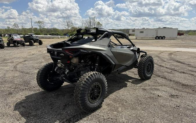 2026 Can-Am Maverick R X rc