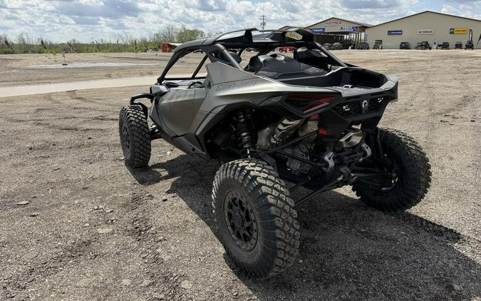 2026 Can-Am Maverick R X rc