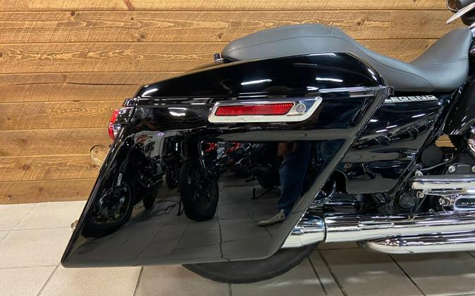 2018 Harley-Davidson Street Glide Vivid Black FHX